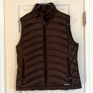 Patagonia women’s down sweater puffy vest